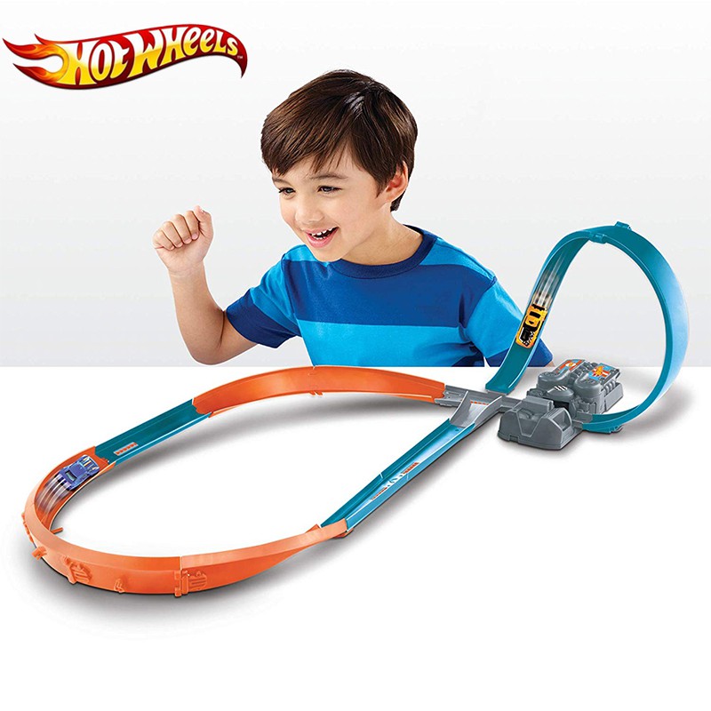 hot wheels throwback figure 8 raceway