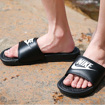 nike foot flops