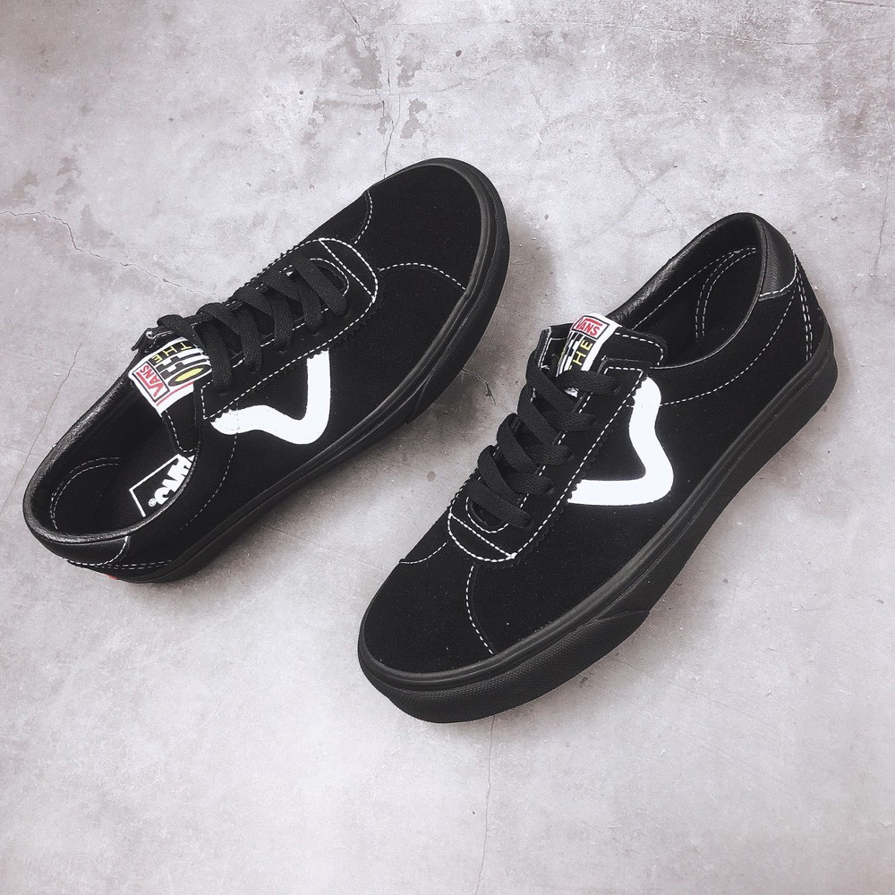 vans sport black and white
