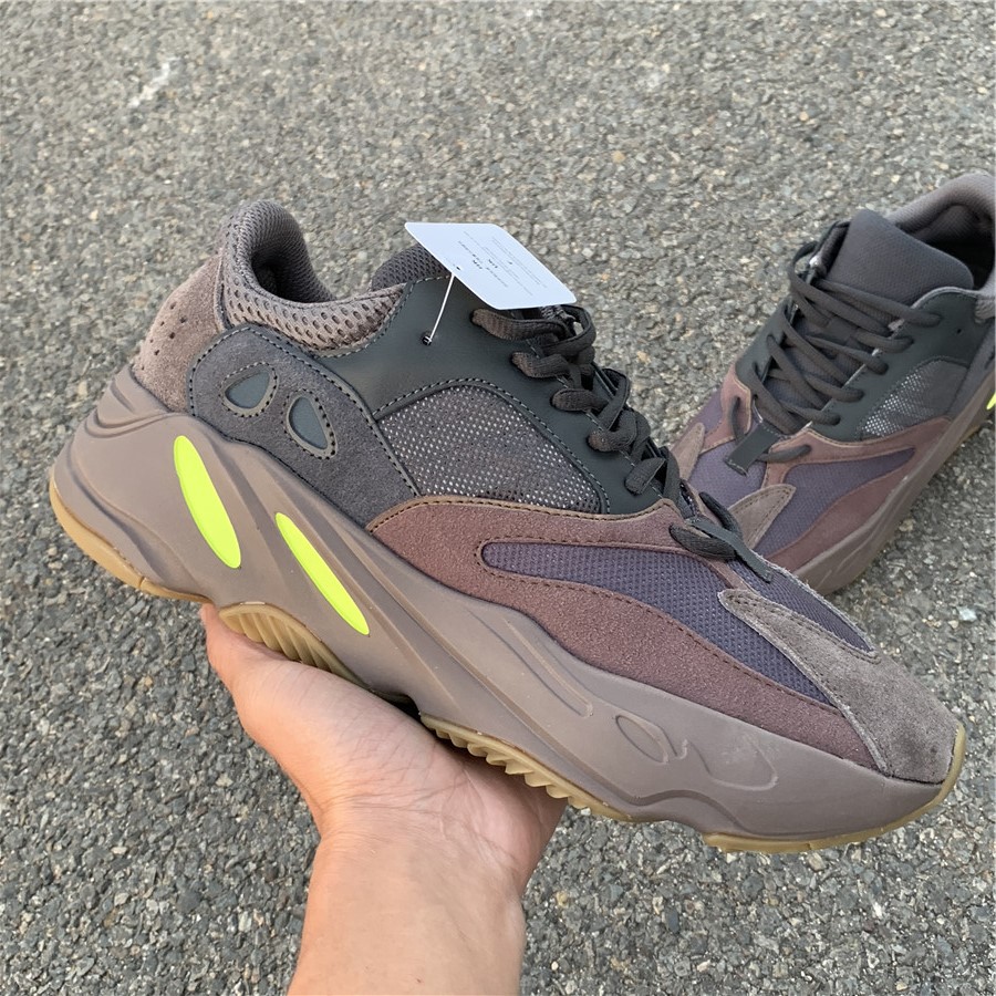 yeezy 700 mauve stock