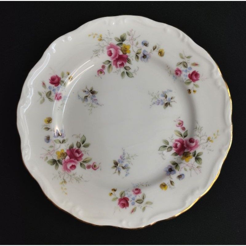 ROYAL ALBERT Made in England Flowers Decor Butter/Bread Plate