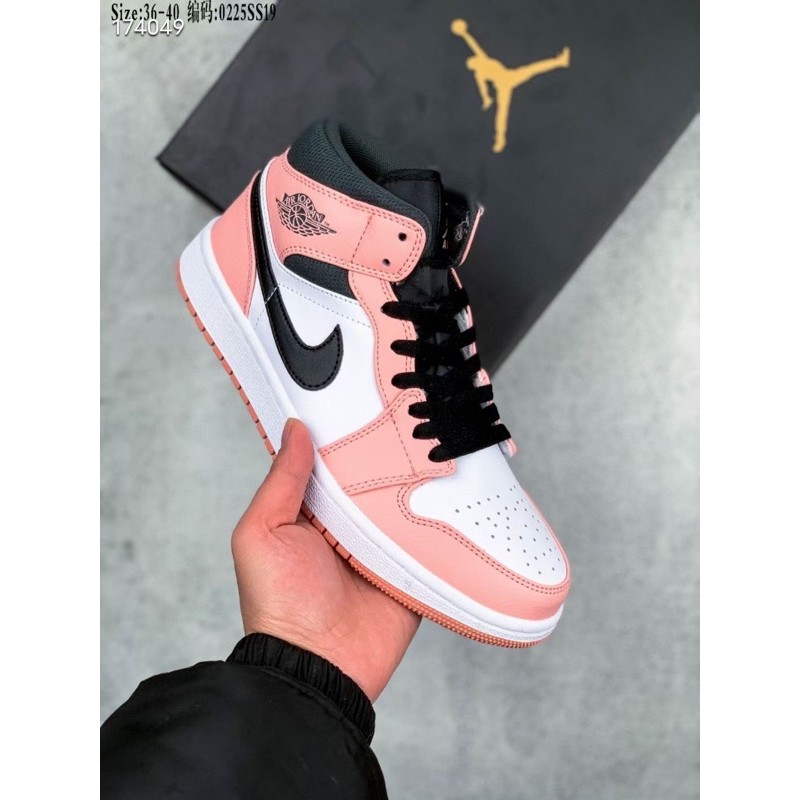nike air jordan pink and white
