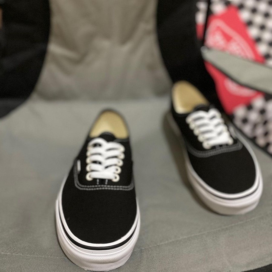 Vans Era Black And White 1688438265