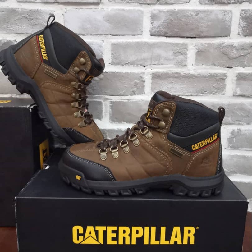 csa hiking boots