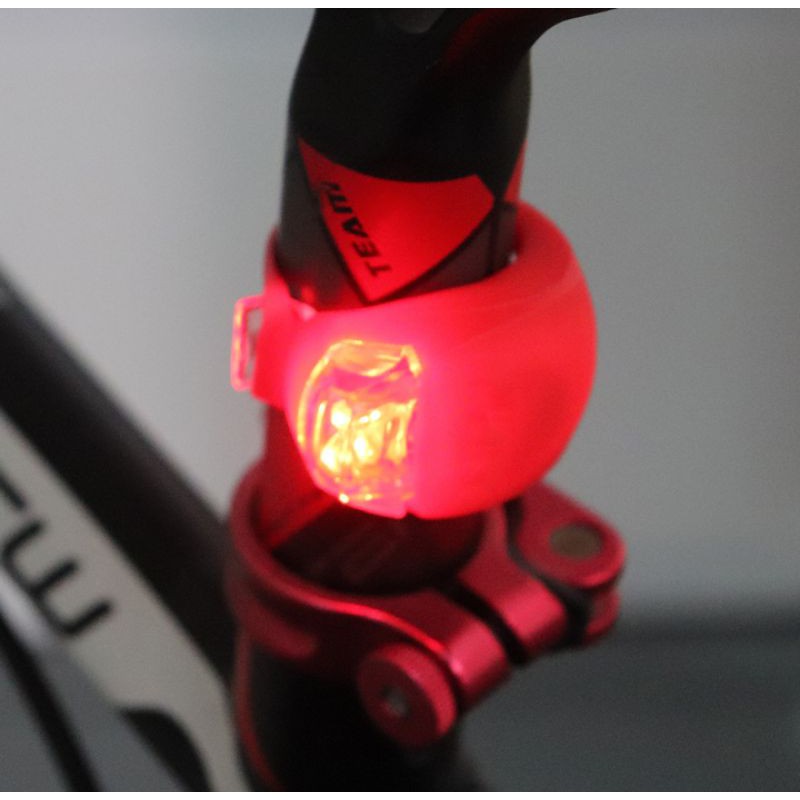 lampu basikal bernyala