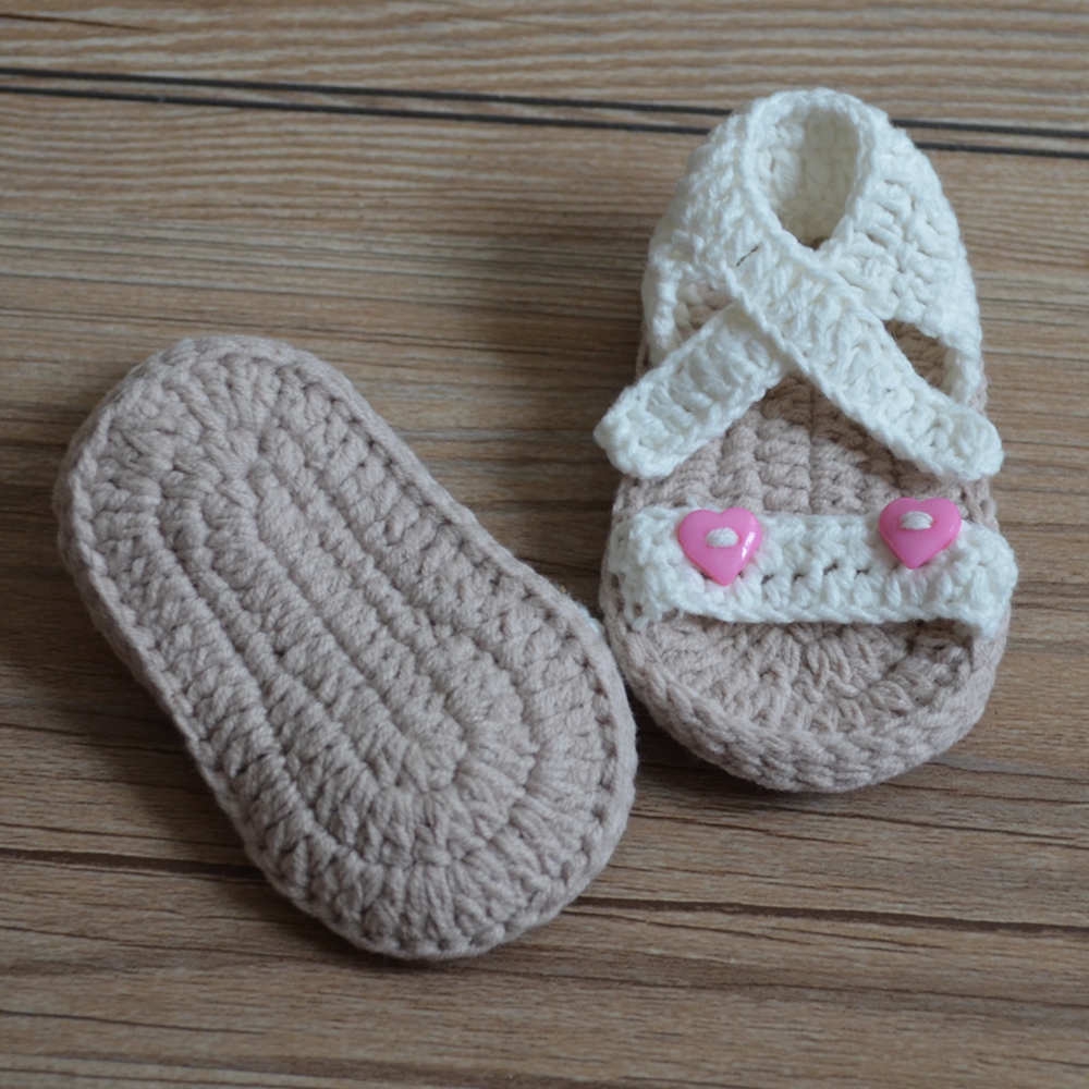 woolen shoes for baby girl