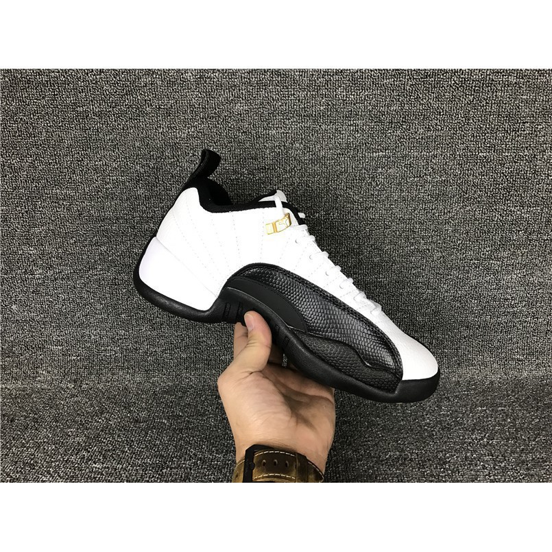 nike mid tops basketball shoes