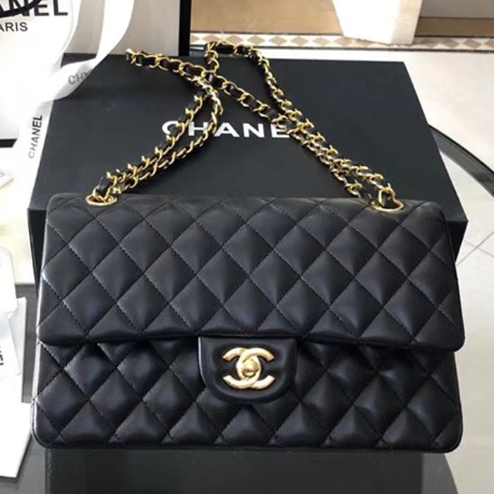 chanel black quilted shoulder bag