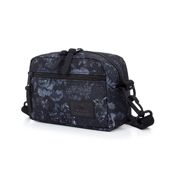 padded shoulder pouch