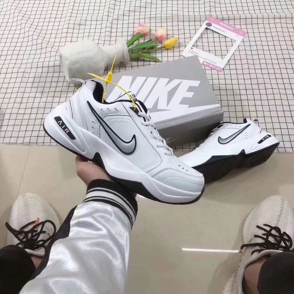 nike air monarch size 36