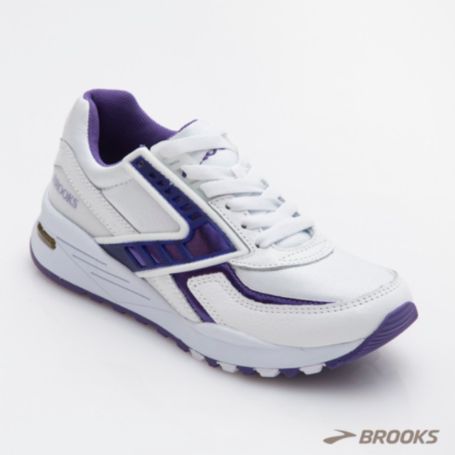 brooks running shoes defective