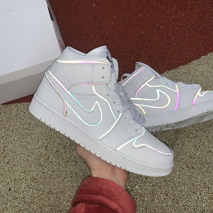 2020 Nike Air Jordan 1 AJ1 Mid SE WMNS Reflective quadratic element  Manuscript | Shopee Malaysia