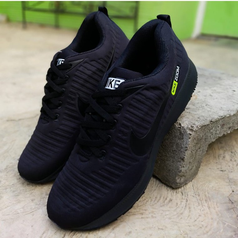 nike full black sports shoes