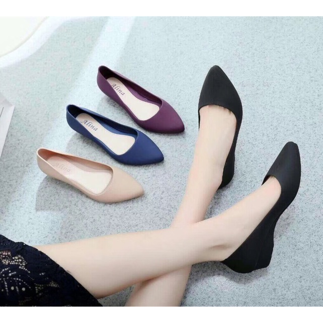 blue mary jane pumps