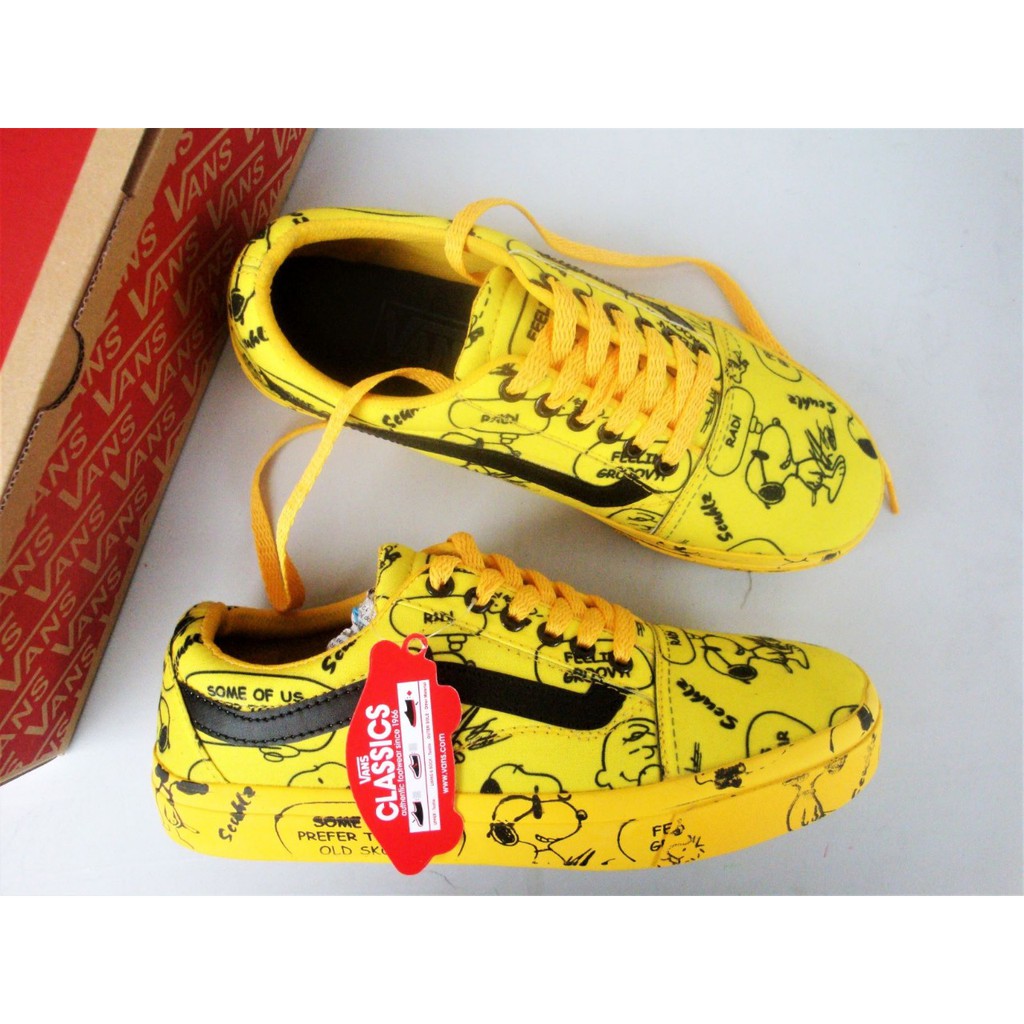 black and yellow snoopy vans