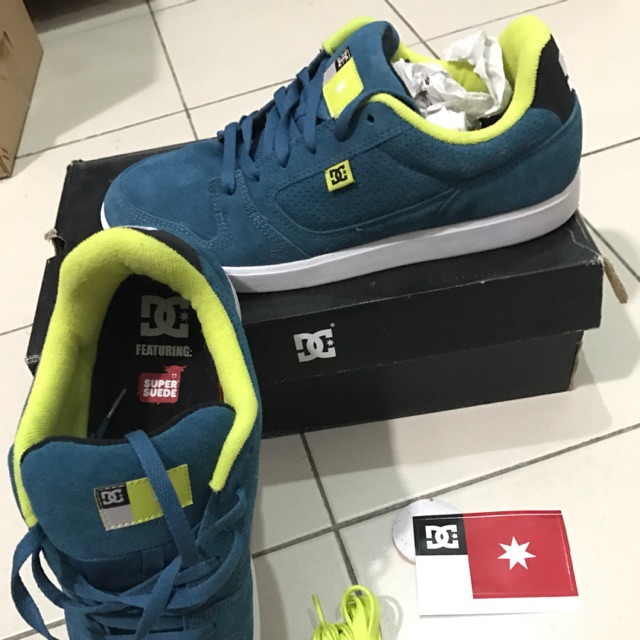 dc walking shoes