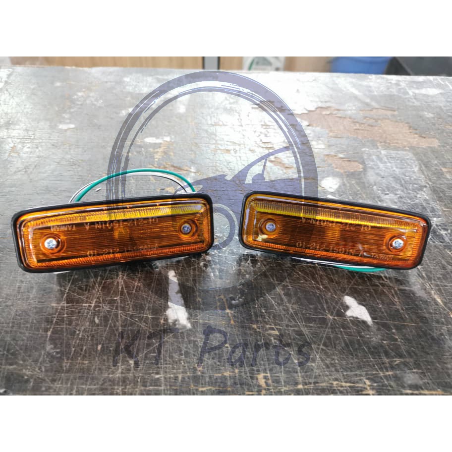 TOYOTA LAND CRUISER 60 SERIES BJ60 / FJ60 / HJ60 FENDER SIGNAL LIGHT LAMP / SIDE MUDGUARD MARKER LAMP LAMPU 100 % NEW