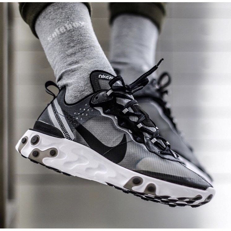 nike epic react element