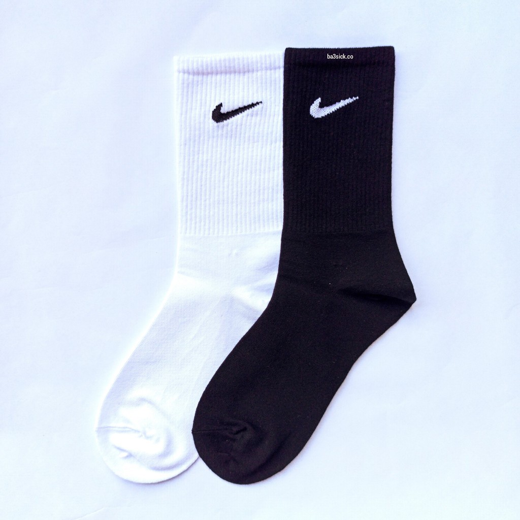 white nike crew socks