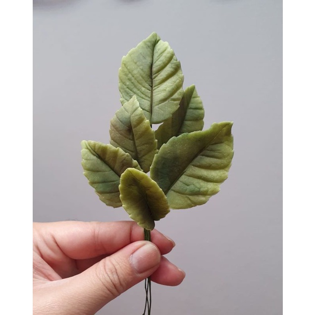 Gumpaste flower edible flower tart cake topper/rose leaf texture