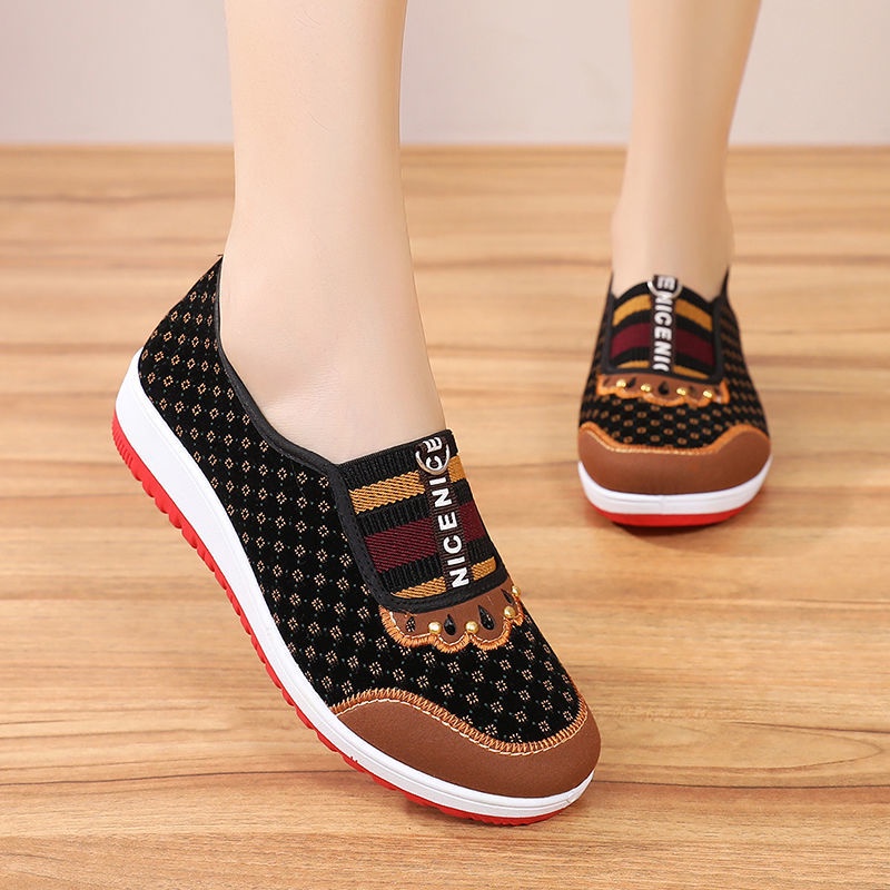 Ready Stock Women's Shoes New Old Beijing Cloth Shoes Women Soft-soled Non-slip Middle-aged and Elderly Casual Cloth Shoes A Pedal Flat Mother Shoes