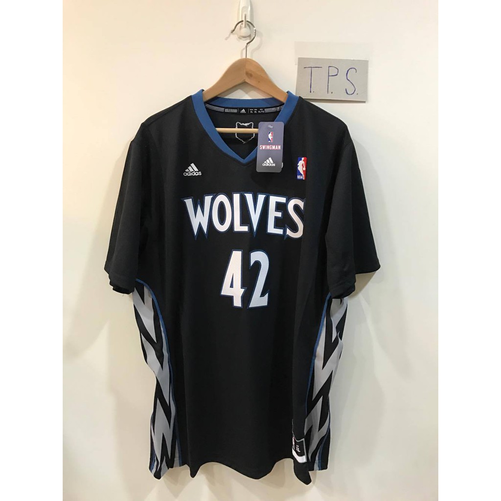 kevin love black sleeved swingman jersey