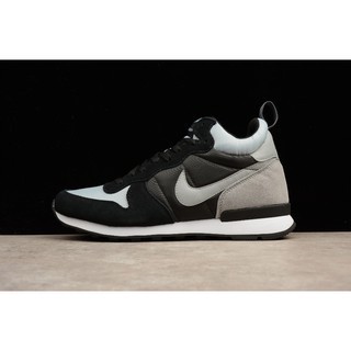 nike international mid