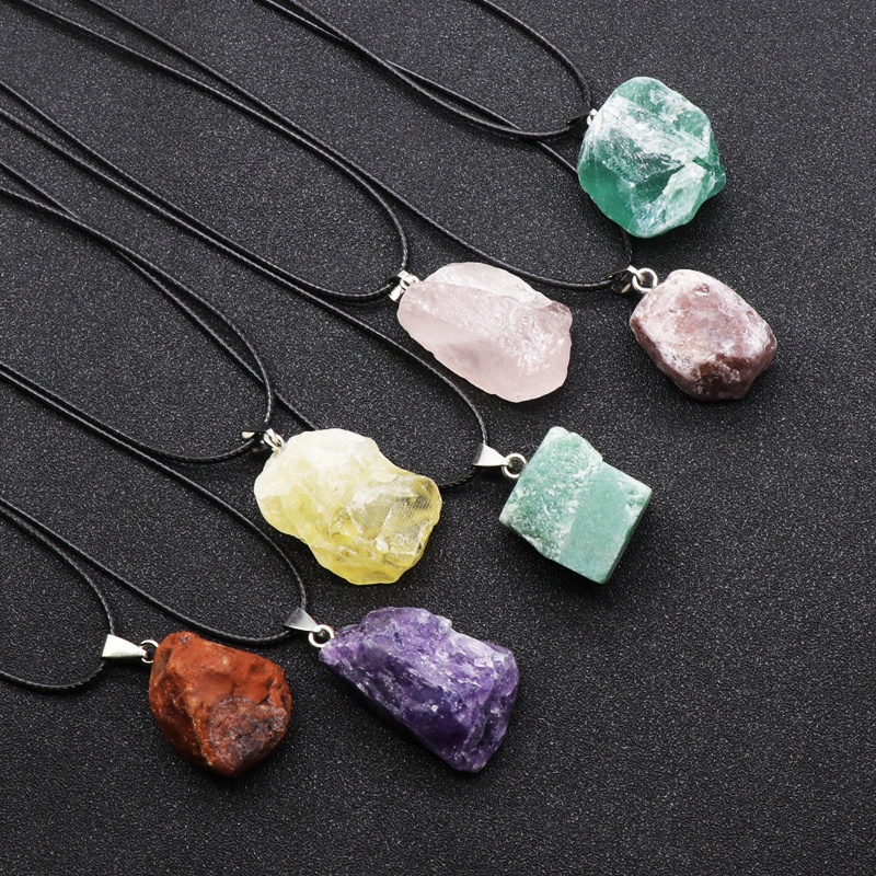 Natural rubble Mystery Raw stone necklace Lavender Labrador stone topaz colored fluorite Crystal Pendant Irregular crystal Simple healing women's jewelry
