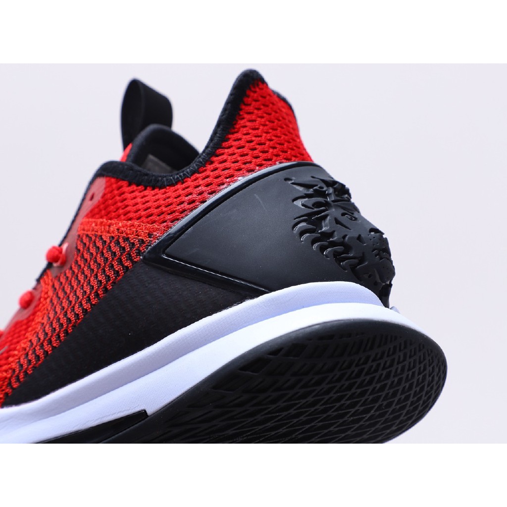 lebron athletic shoes