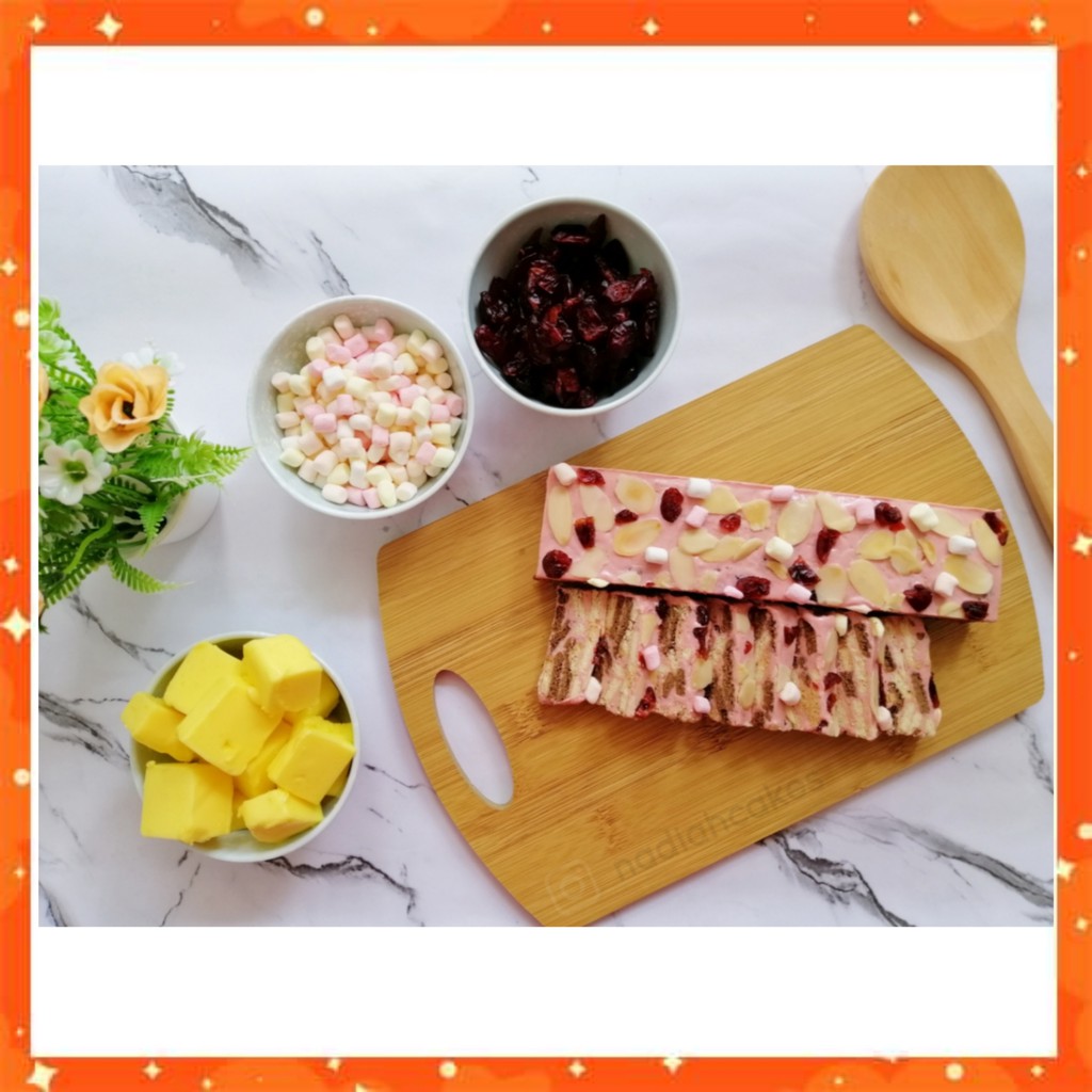 Kek Batik Milky Strawberry With Marshmallow And Cranberries Loaf Size 200gm 240gm Shopee Malaysia