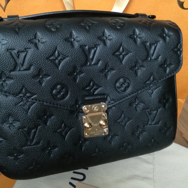 lv pochette metis price malaysia