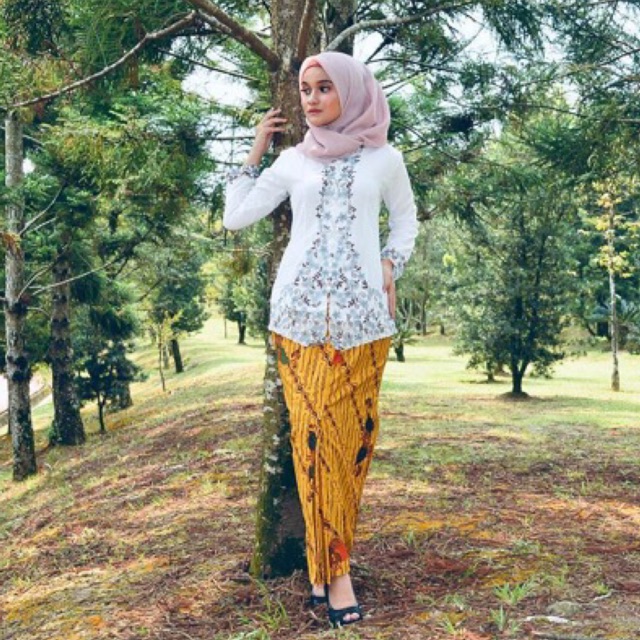 Hot Sale One Set Kebaya Sulam Cotton Batik Shopee Malaysia