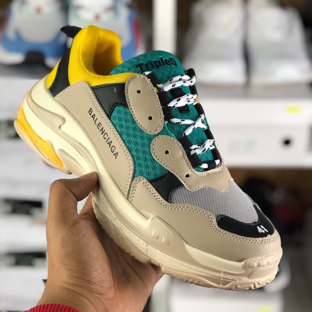 Balenciaga Triple S 2 0 Black Bordeaux 182342M237001