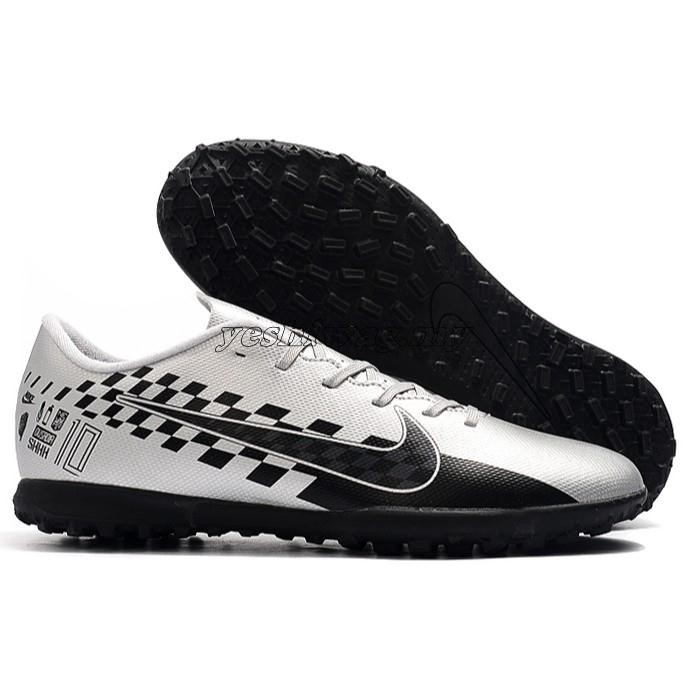 Nike Mercurial Vapor 13 Club TF Football Shoes For Men.