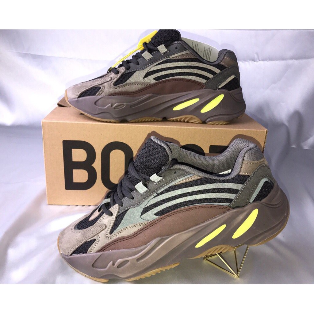 yeezy 700 v2 3m