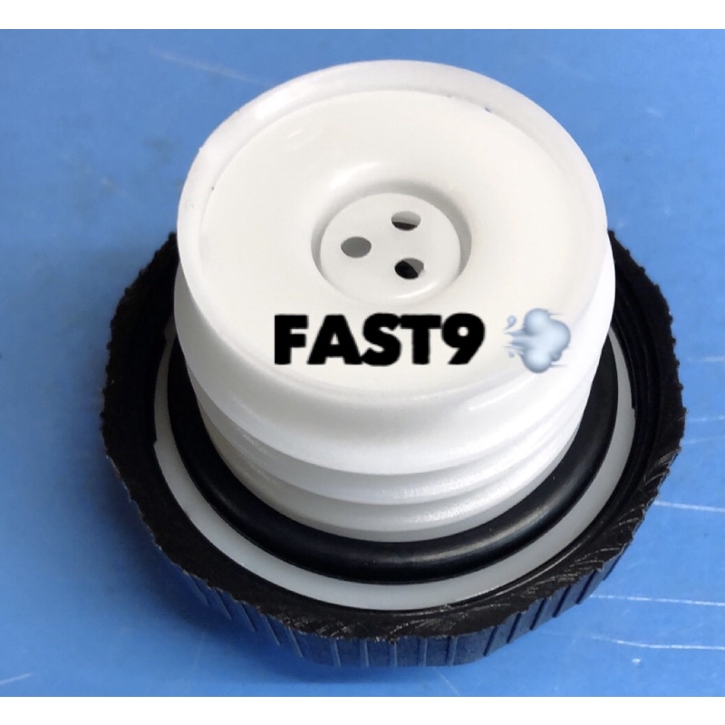 NISSAN VANETTE C22 TOYOTA UNSER KF80 FUEL TANK CAP / PETROL LOCK / PENUTUP MINYAK (1PCS PRICE)