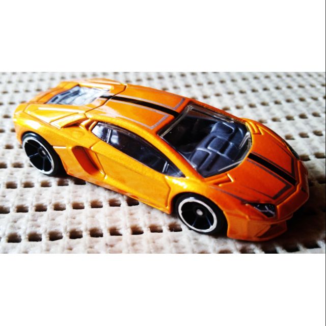 hot wheels lamborghini aventador lp700 4