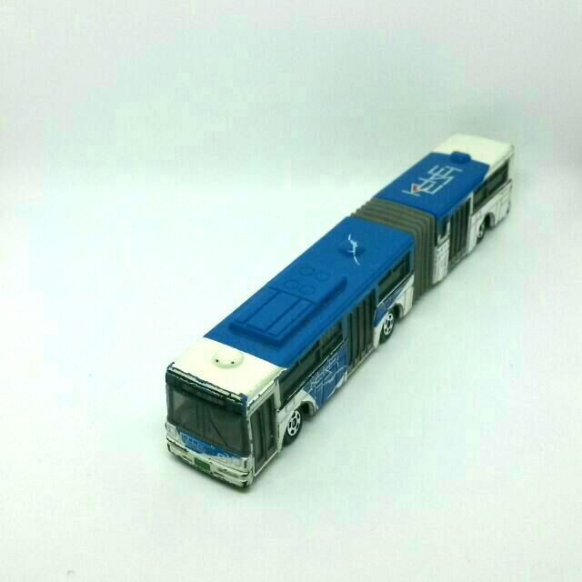 tomica articulated bus