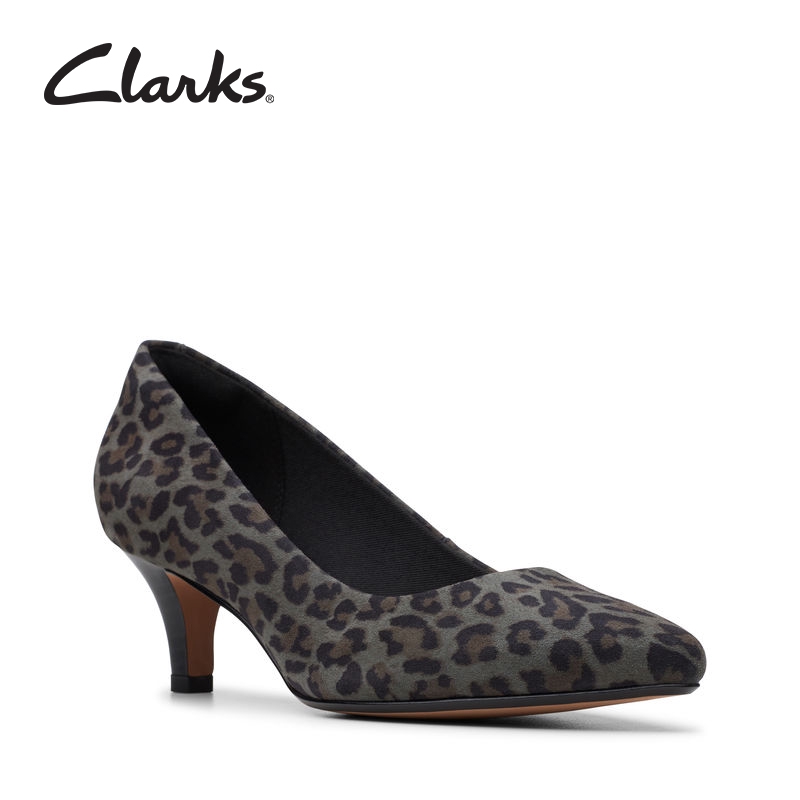 clarks suede pumps