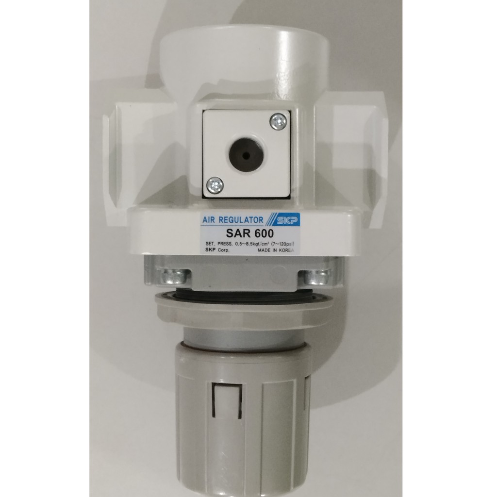 SAR60010BG SKP 1" PORT SIZE AIR REGULATOR WITH BRACKET AND GAUGE