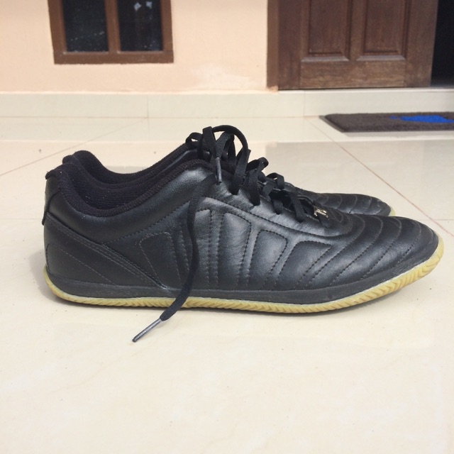 kasut breaker futsal