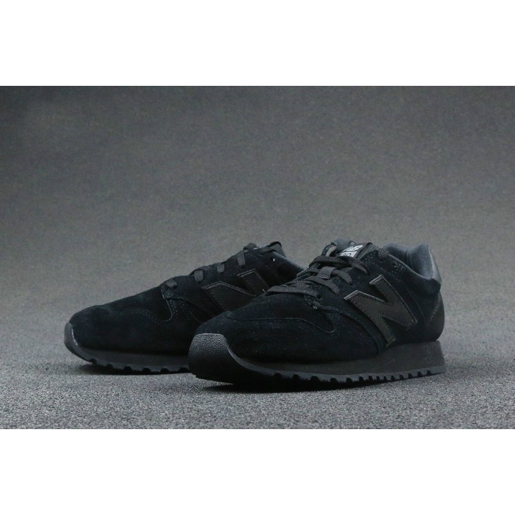 nb 520 black