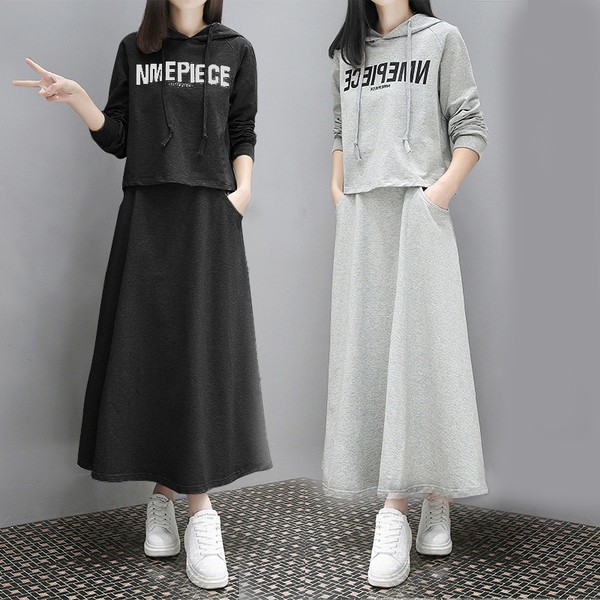 hoodie and long skirt