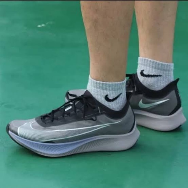 nike zoom fly 3 original