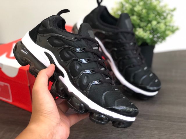 NIKE AIR VAPORMAX PLUS OVERBRANDING ALL BLACK COPY ORIGINAL 1:1