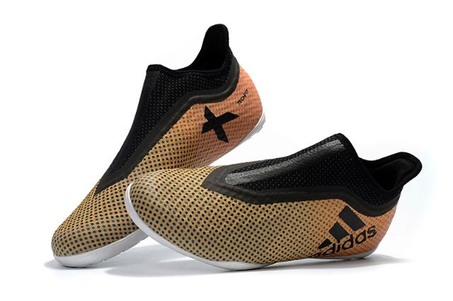 kasut futsal adidas