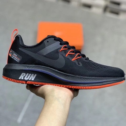 nike run shoes