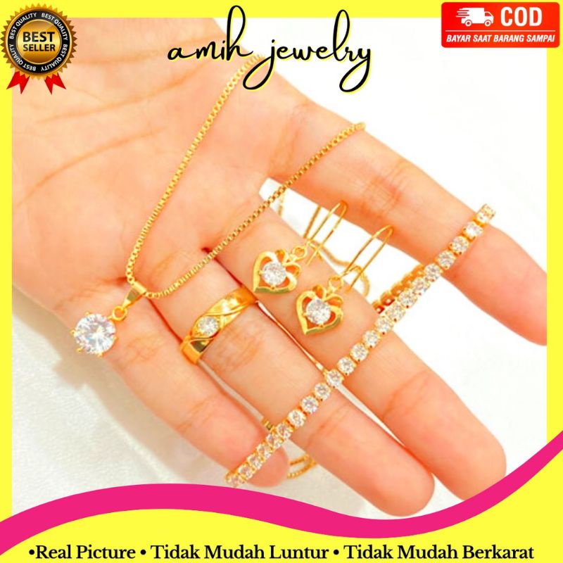 Women's Accessories One Set Gold Jewelry Titanium Jewelry Gold Plated Fashion Accessories