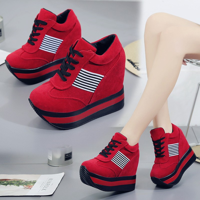 stylish sports shoes for ladies