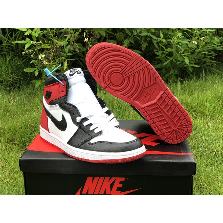 jordan 1 black toe red laces